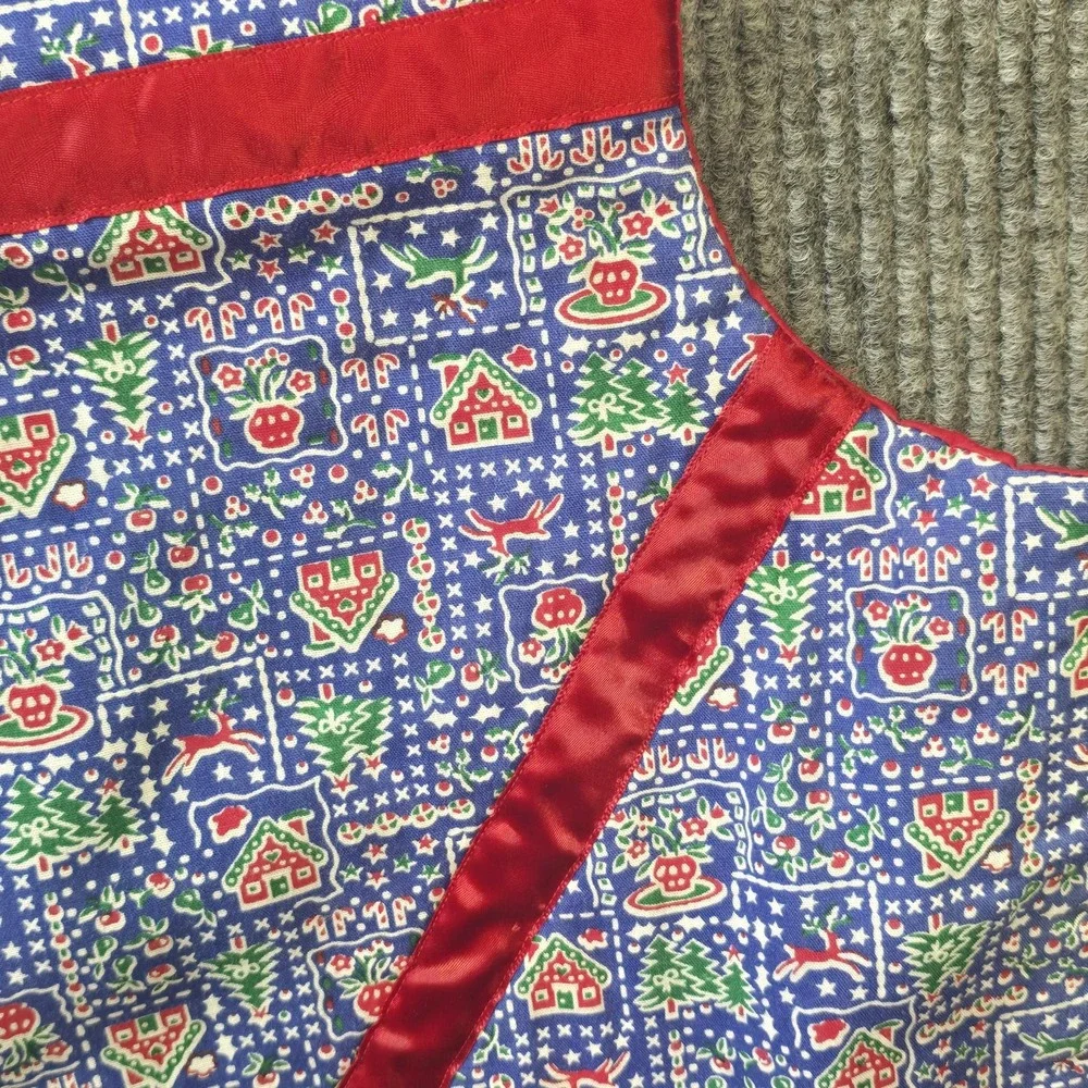 Vintage Handmade Christmas Tree Skirt 42